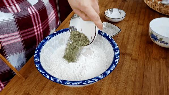 茴香小油条的做法火了，只需简单3步，新手也能一次成功