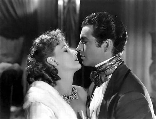 以浪漫自居的巴黎，竟然容不下一代名妓《茶花女》纯真的爱情？