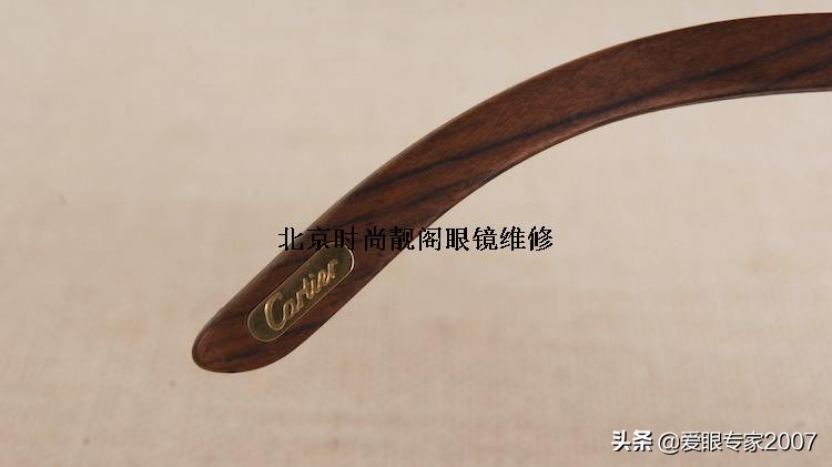 卡地亚眼镜珍贵材质系列,卡地亚眼镜金色的都是什么材质