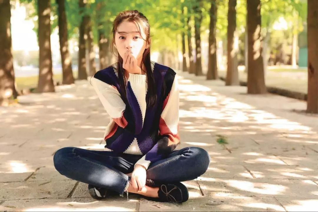 老姐姐跪了，1998年出生的杨超越已经用上3000的LaPrairie眼霜了