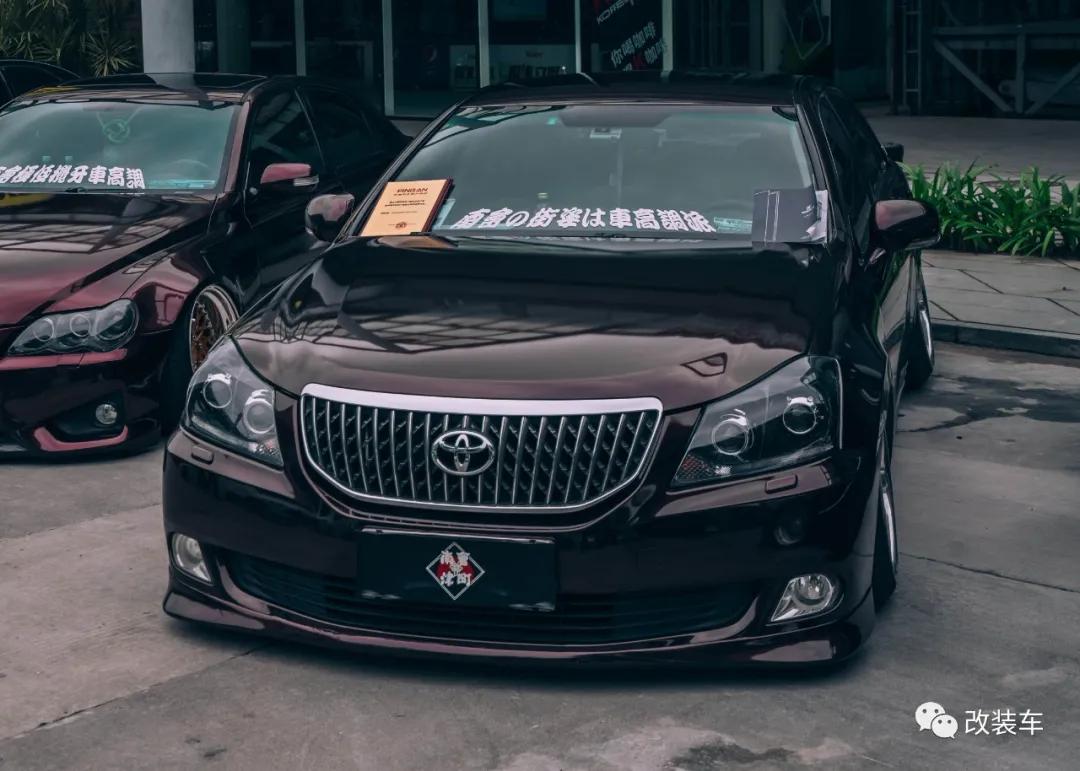 清一色皇冠,清一色豪车