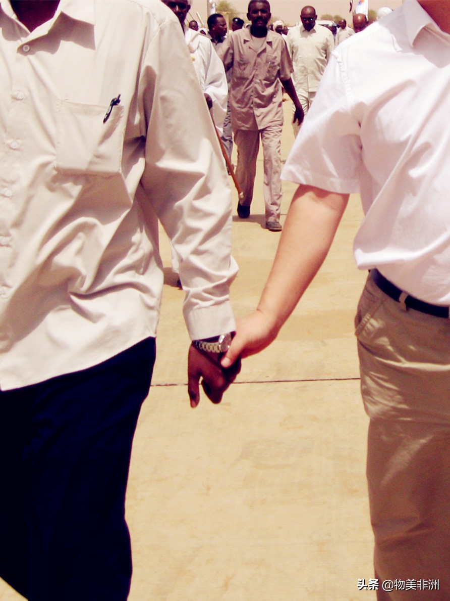 一个被称为“老非洲”的人，一般拥有哪些特征