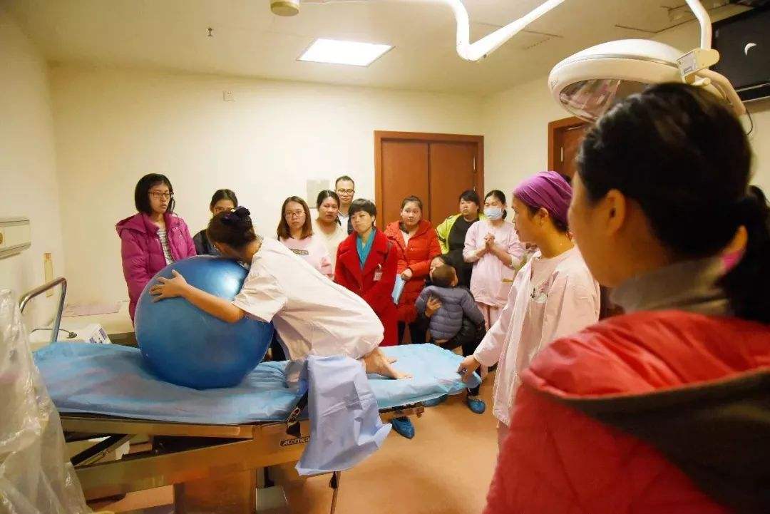 生孩子时不想让婆婆陪产,生孩子为什么不让丈夫陪产