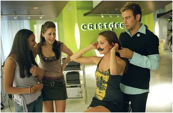 《足球*物尤**》一个女生对足球热爱到什么程度？维欧拉：超过男朋友