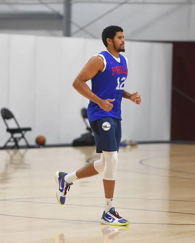 nba球员上脚aj36塔图姆,海沃德16-17赛季上脚战靴