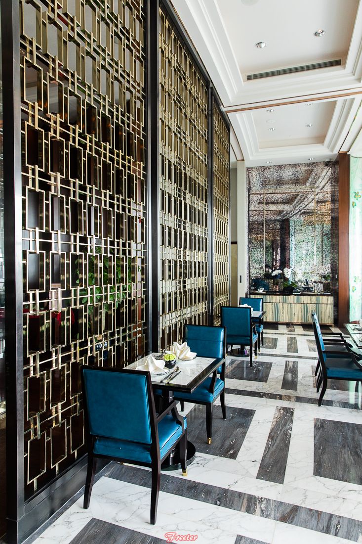 在唐阁，不止有难忘的美食体验，更有43层才能触及的海口绝美风景