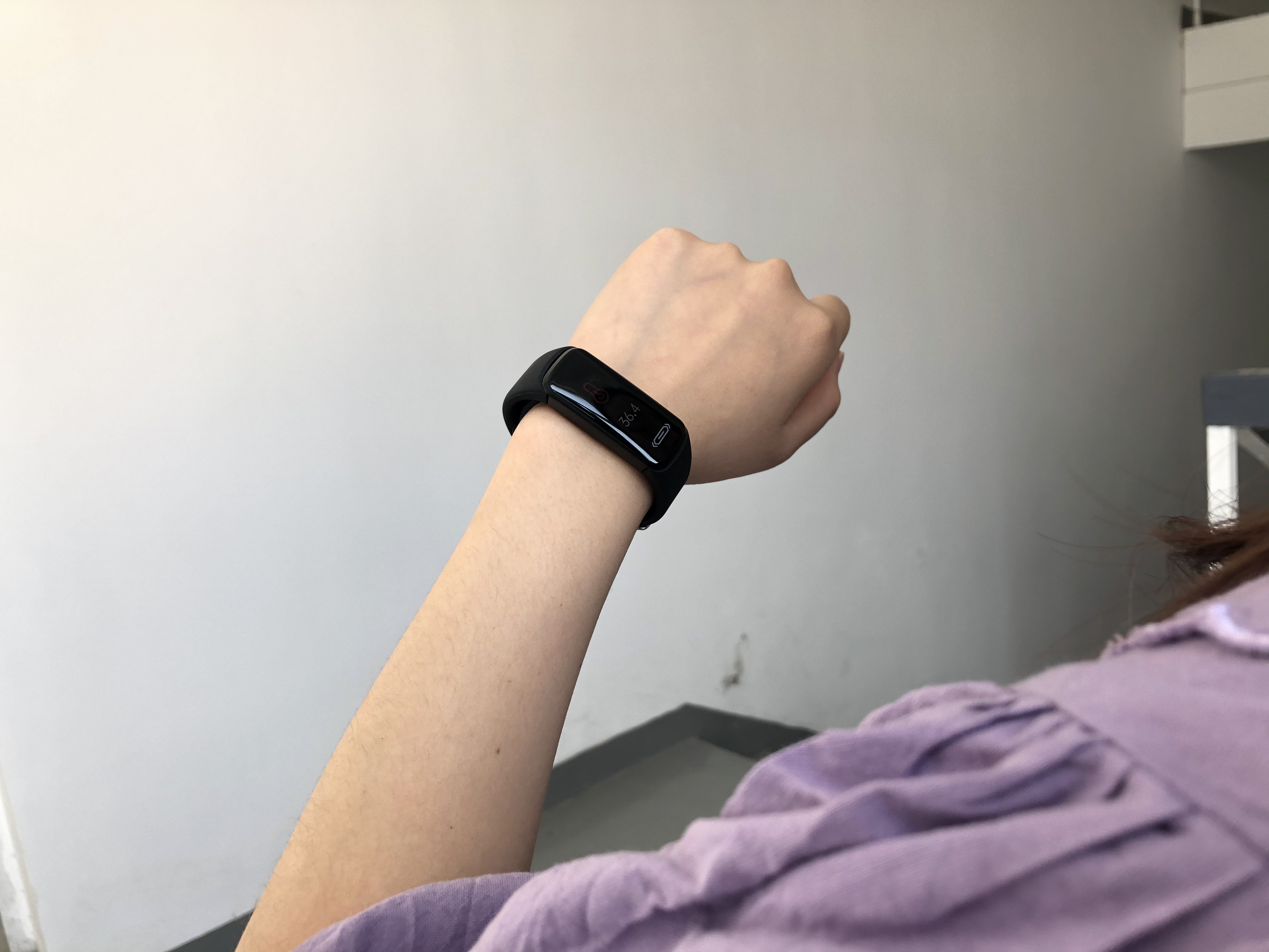 didoR6智能手环：送给准大学生表妹的礼物