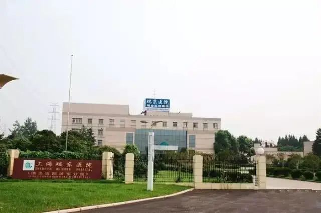 戴口罩排队抢豪宅,富人千万豪宅被疯抢