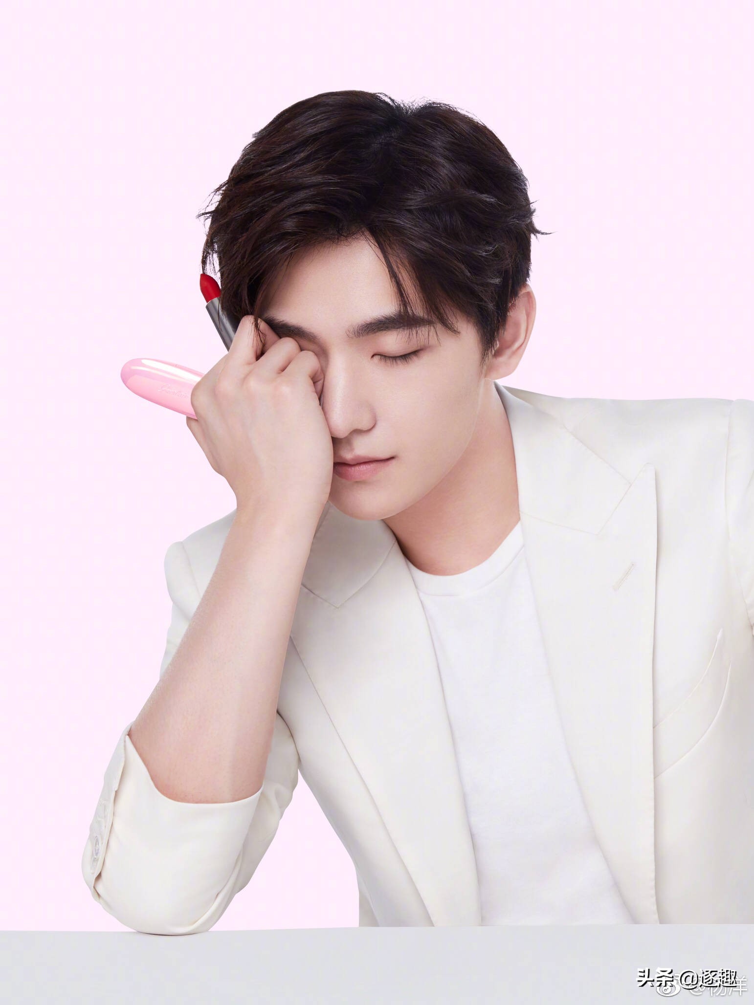 男明星代言美妆产品即兴评述,男星代言美妆品