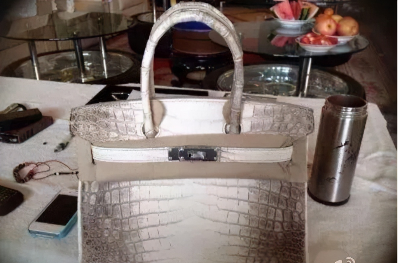 卡戴珊lv,金卡戴珊lv包