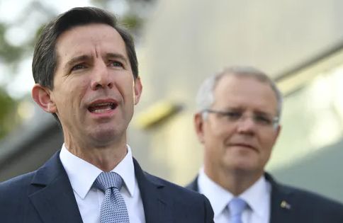 为了中国,澳洲跟美国“翻脸”了!多种农产品出口受阻,这回知道疼了?