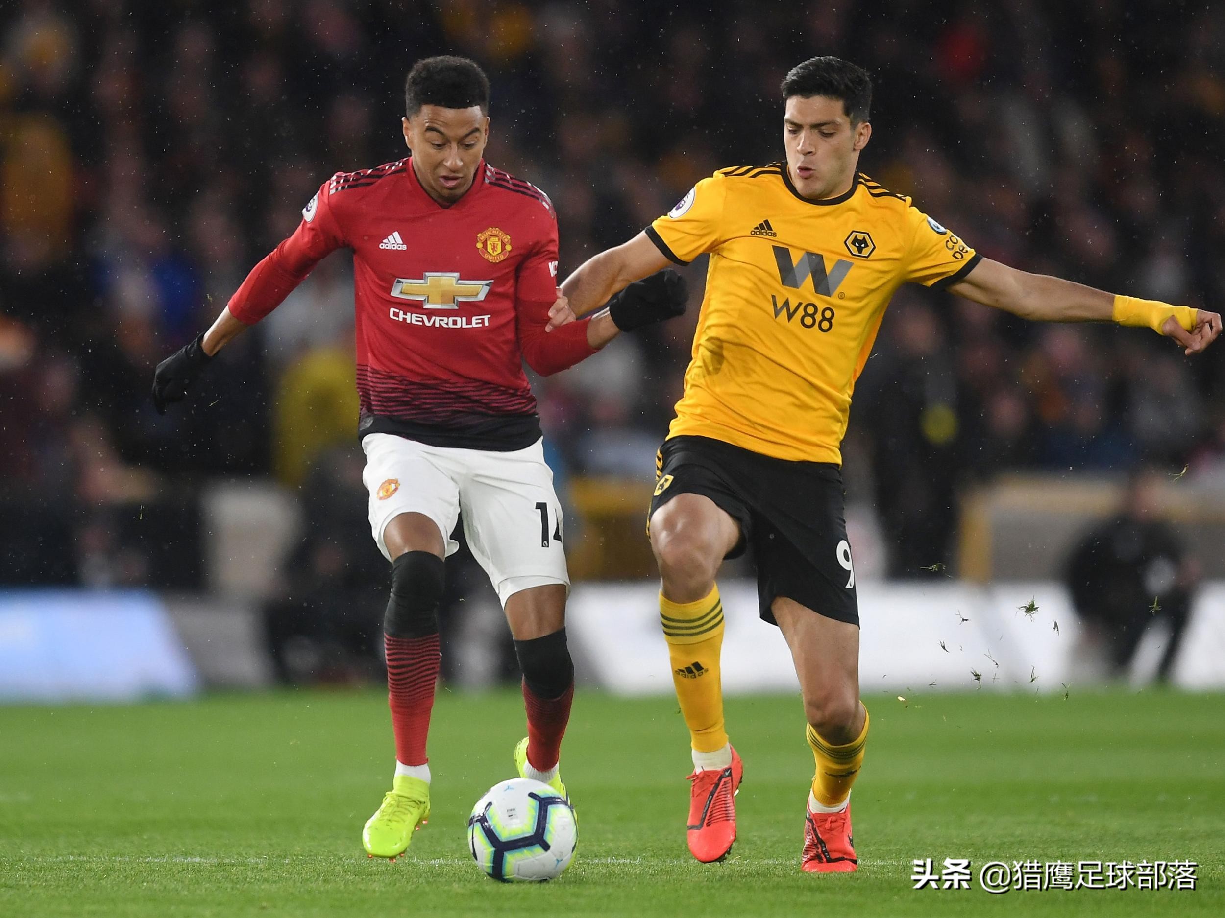 22岁小将迎红魔处子球，名哨创英超纪录，曼联1比2爆冷输球