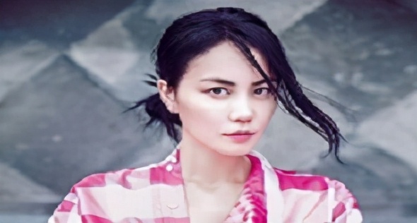 谢霆锋王菲现身机场完整视频,王菲谢霆锋近况视频完整版