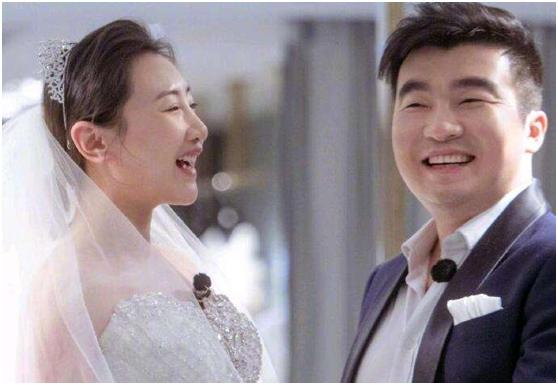 身怀六甲不容易！奥运冠军孕期锻炼扭到腰，制片人老公一旁显冷落