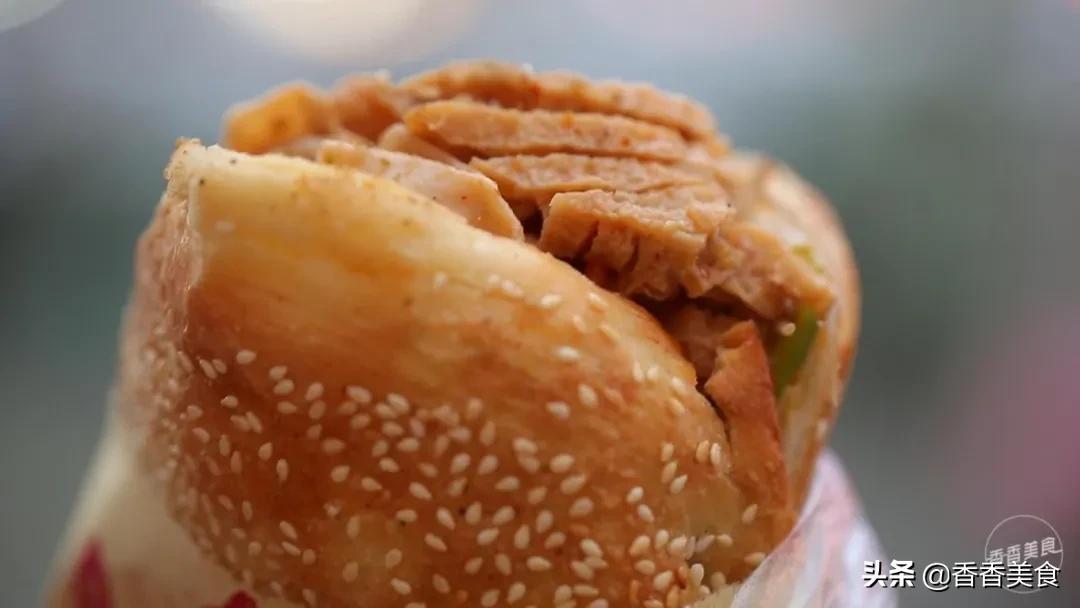 沉甸甸咧着口，每次遇到都排队，究竟是啥征服了吃货