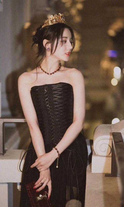 每天10分钟瑜伽瘦肚子动作,瑜伽练腰助消化