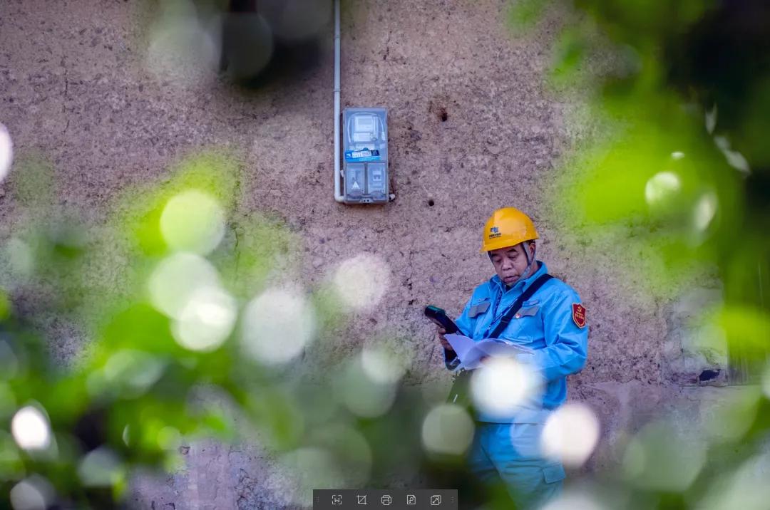 王善光：​脚底有泥，心中有光