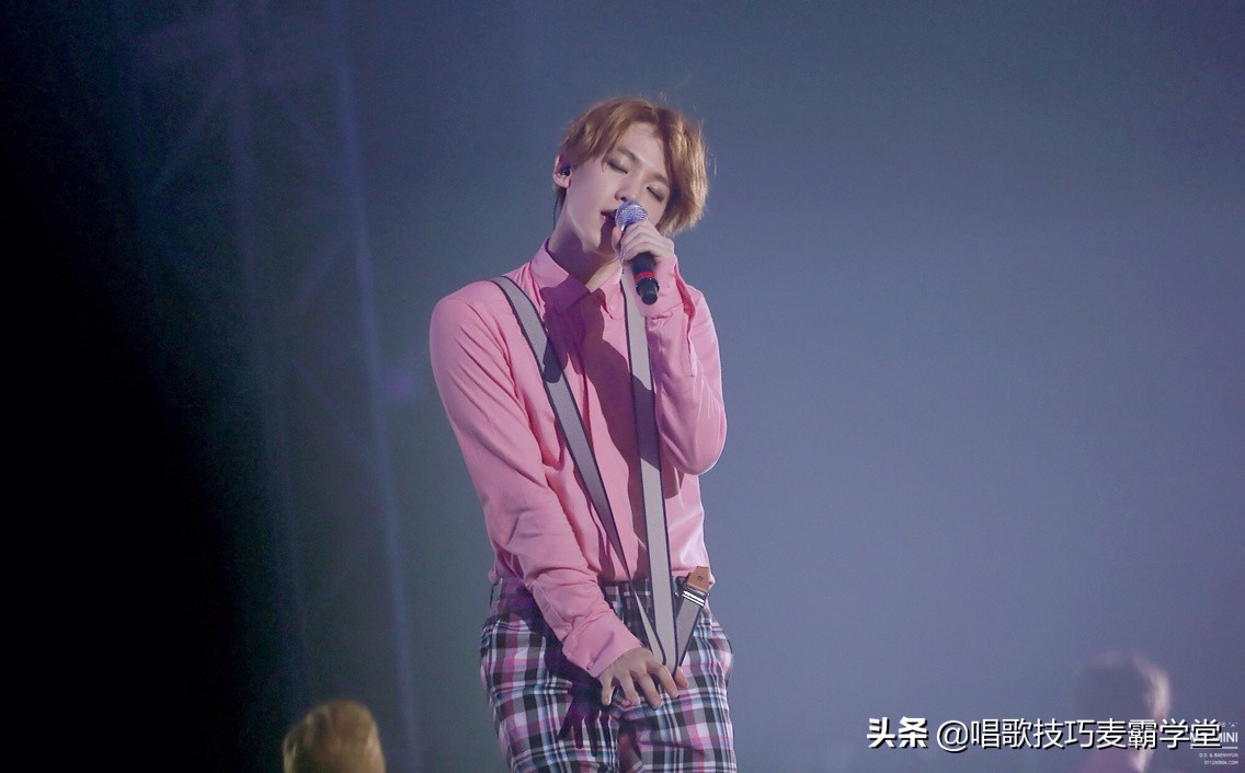 唱歌时嗓子乱用力,唱歌太用力把嗓子唱哑了怎么办