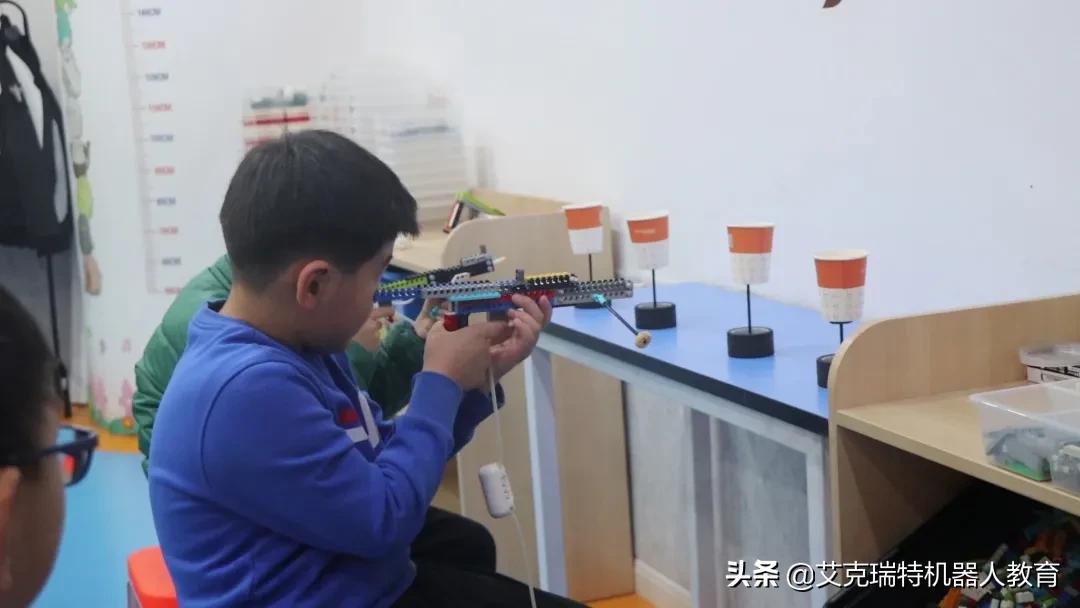 吃鸡机器人比赛,听说课robot