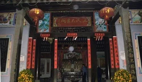 椰树牌广告擦边引发争议,椰树牌椰汁广告为何被罚款