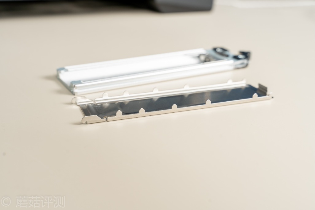 方便插拔，探索更多使用可能、ICYDock硬盘抽取盒PCI转M2评测