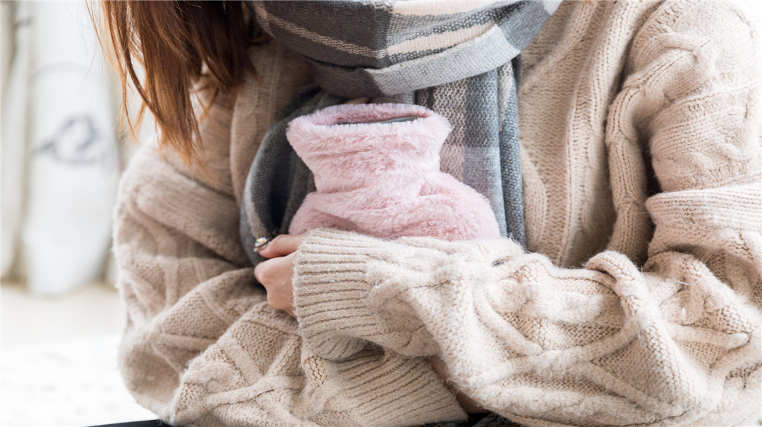 长冻疮吃什么食物,冬季全身寒冷有冻疮用什么药