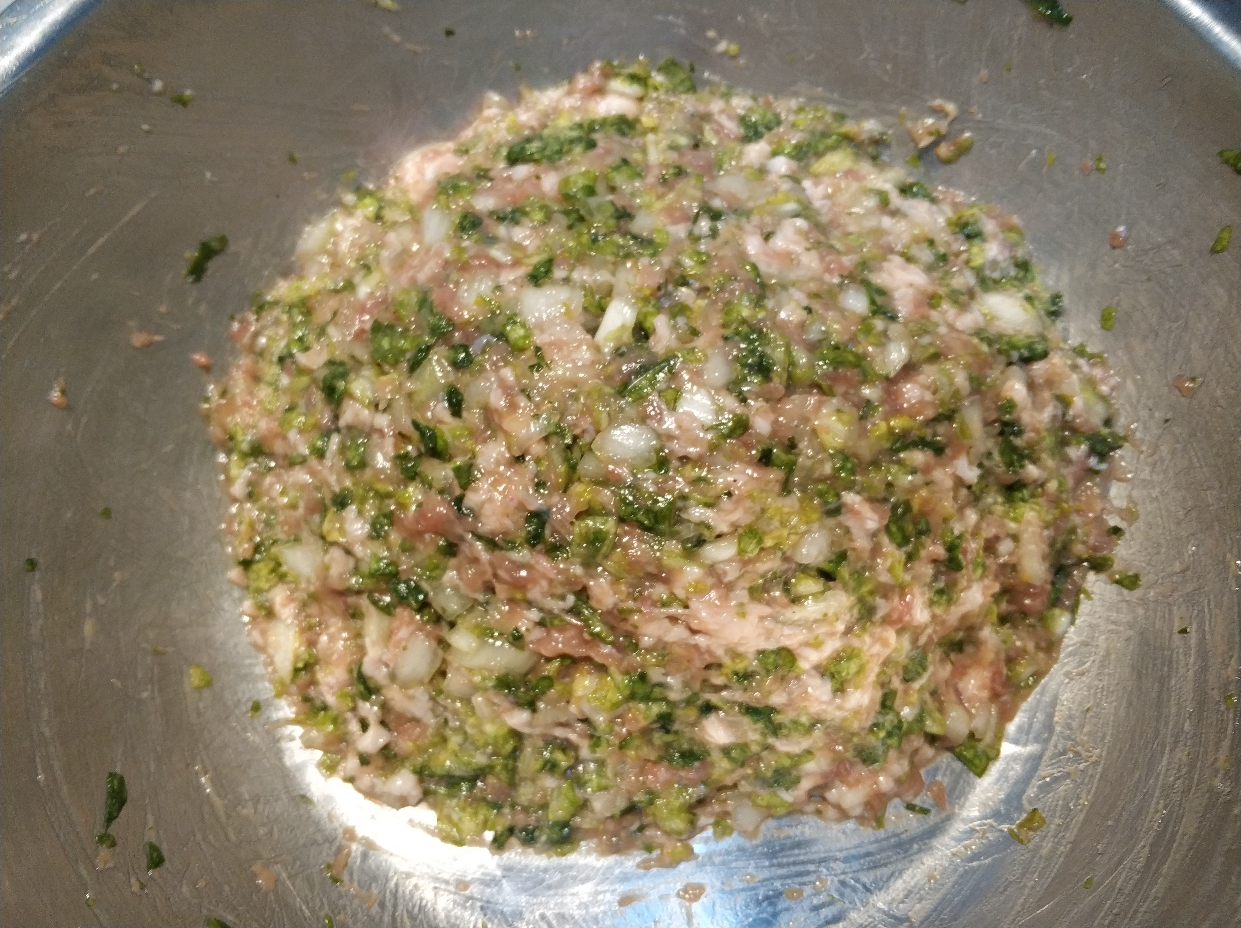 饺子馅放葱姜料汁,猪肉馅饺子流汁