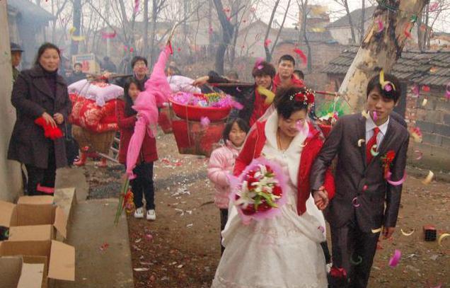 女儿嫁给凤凰男怎么办,女孩嫁给大叔骗彩礼