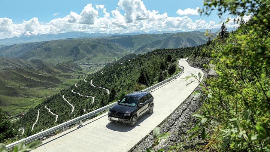 进口版大切诺基四驱高性能版,大切诺基进口汽车suv报价