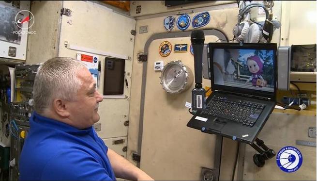 玛莎和熊宝宝,玛莎和熊爸爸妈妈