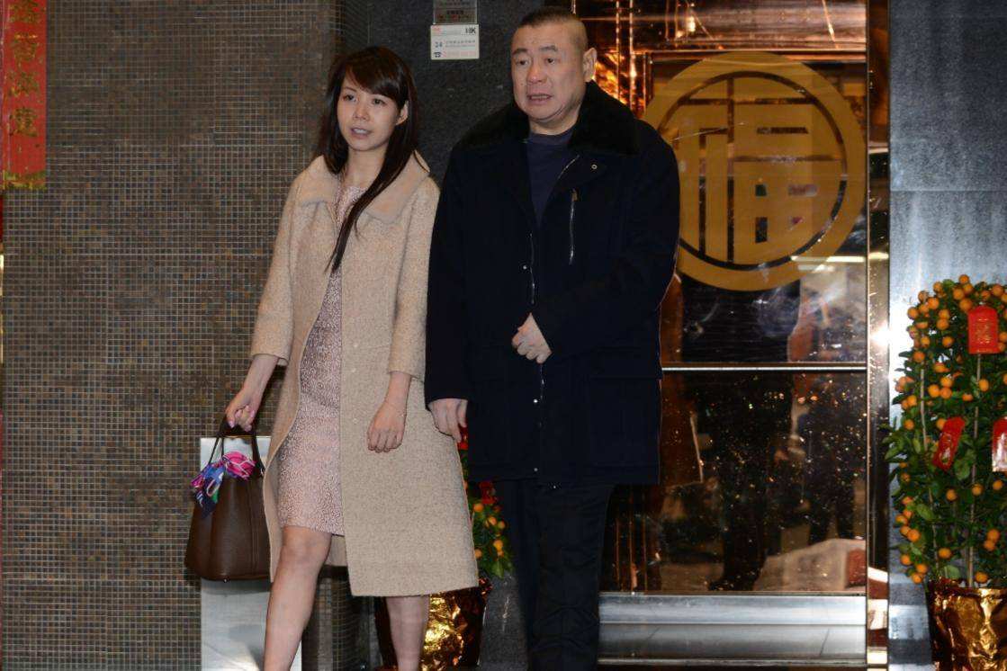 刘銮雄90分钟记者会，回应跟女星所有传闻，包括体内塞高尔夫球