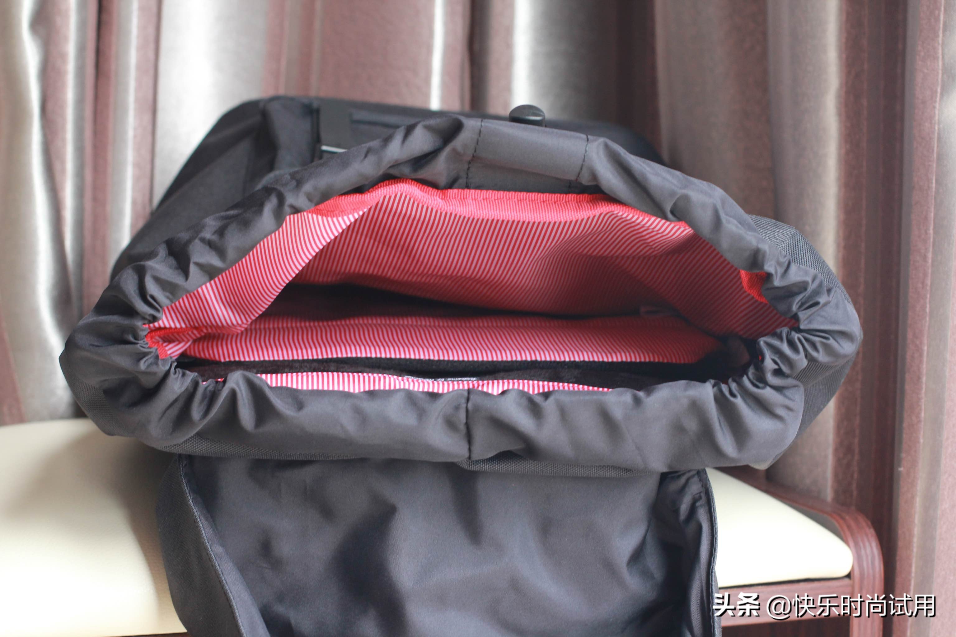 herschel品牌背包,herschel双肩包打造时尚潮流