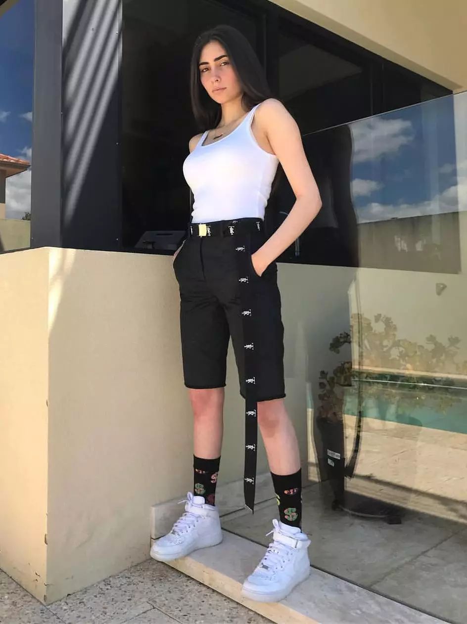 我太太太难了！项链戴在脖子上还做错了？