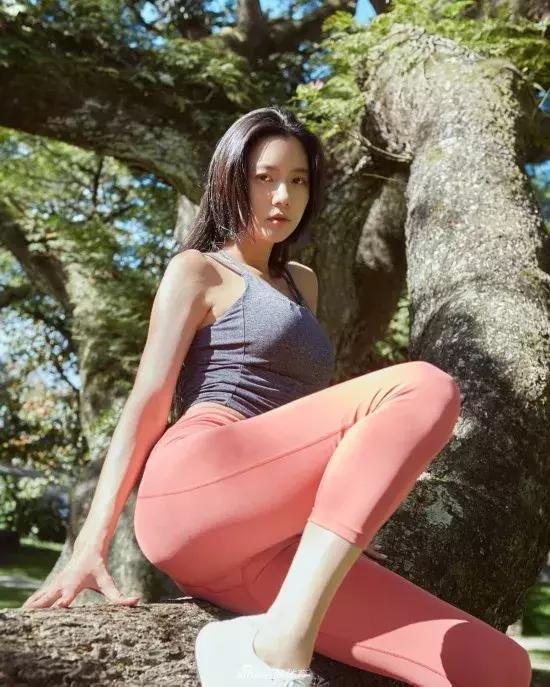 32岁的李成敏被称为亚洲第一美女,亚洲第一美人李成敏健身照片