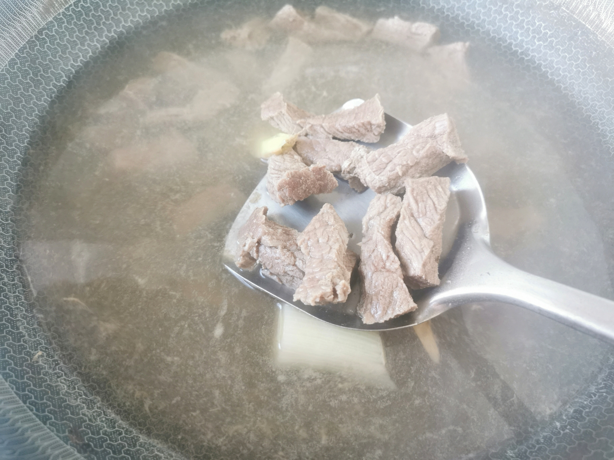 牛肉干除了做零食还可以怎么吃,在家自制牛肉干零食
