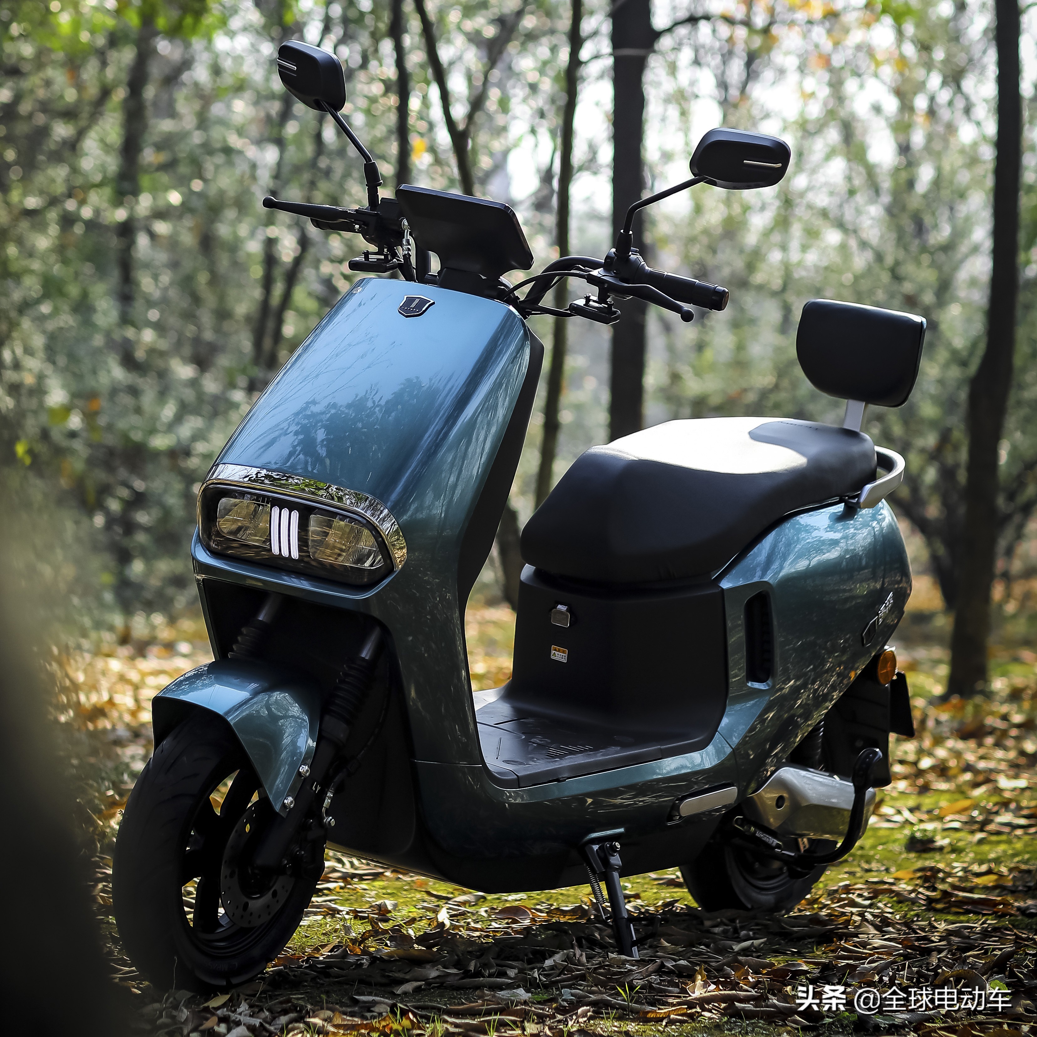 电动车石墨烯电池换锂电池可以吗,电动车换锂电池还是铅酸电池划算