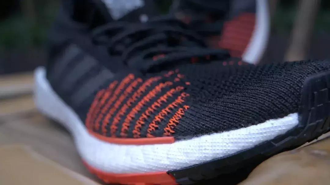 阿迪达斯boost没有踩屎感怎么回事,boost阿迪达斯增高多少