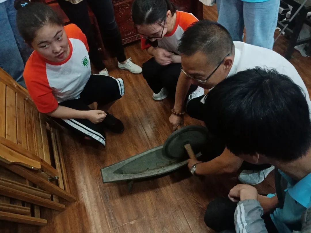 药香扑鼻医者仁心|调研队寻访洛阳杨氏沙园膏药传承人百国文