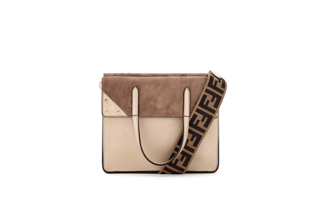 瑞莎套卡尔FENDI毕业作逛街买包撇老公霸气喊:我自己来