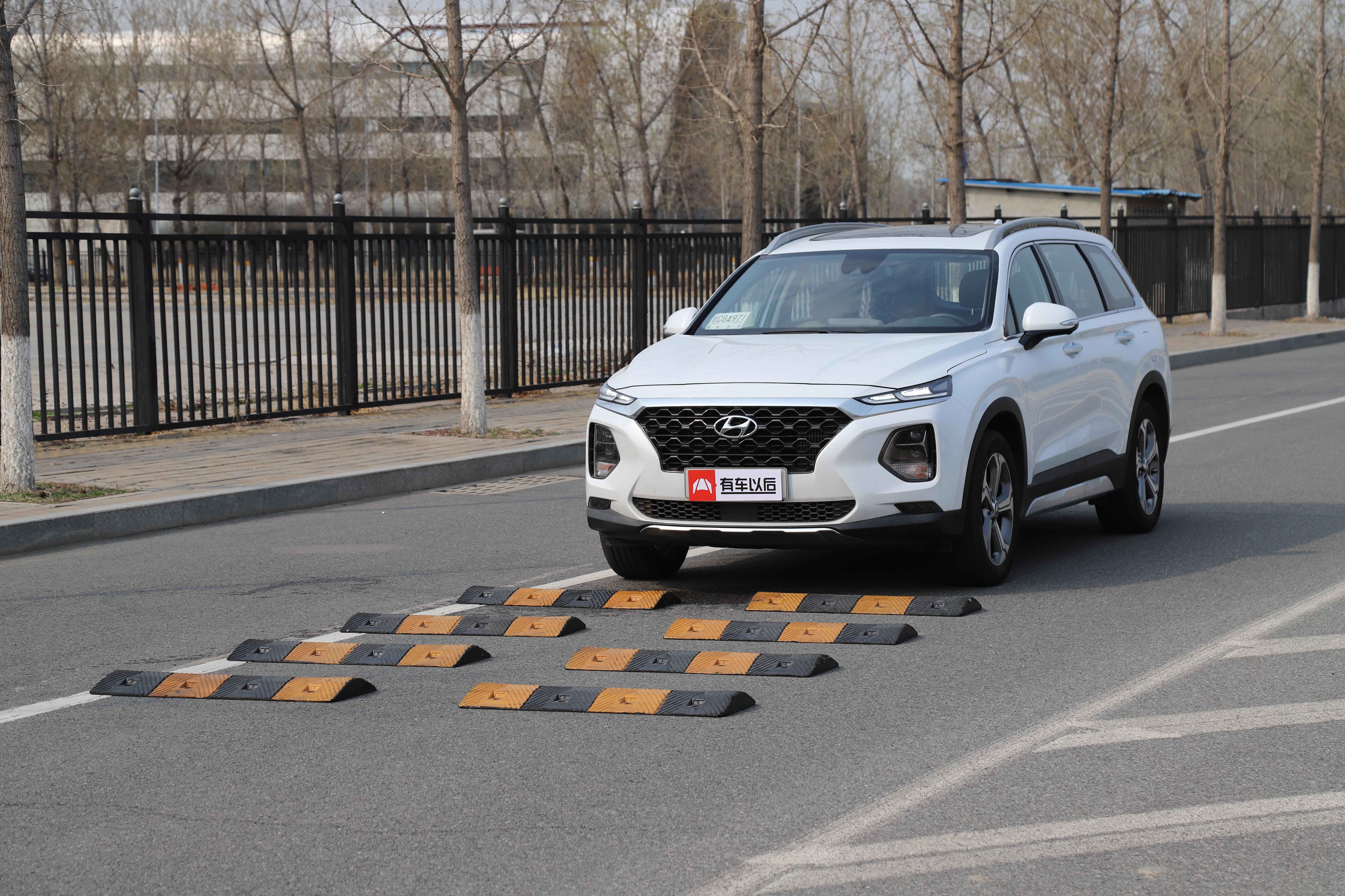 现代胜达和丰田汉兰达哪个好,胜达vs汉兰达车身尺寸