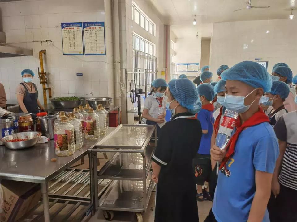 关爱儿童六一,关爱留守儿童让爱温暖心灵