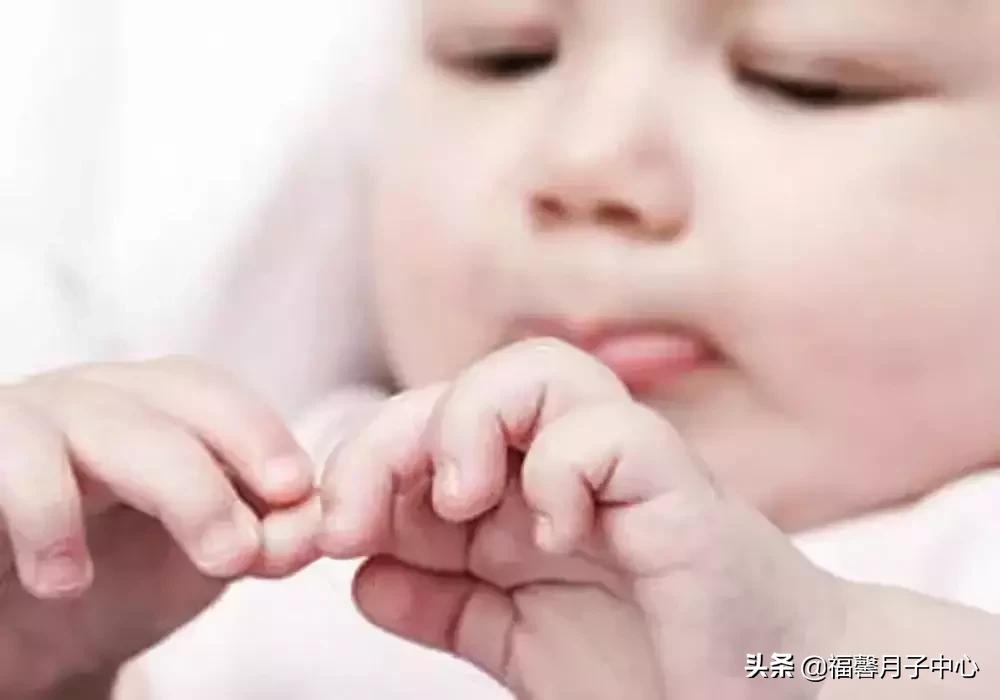 新生婴儿的皮肤怎么那么容易脱皮,月子里宝宝皮肤脱皮怎么护理