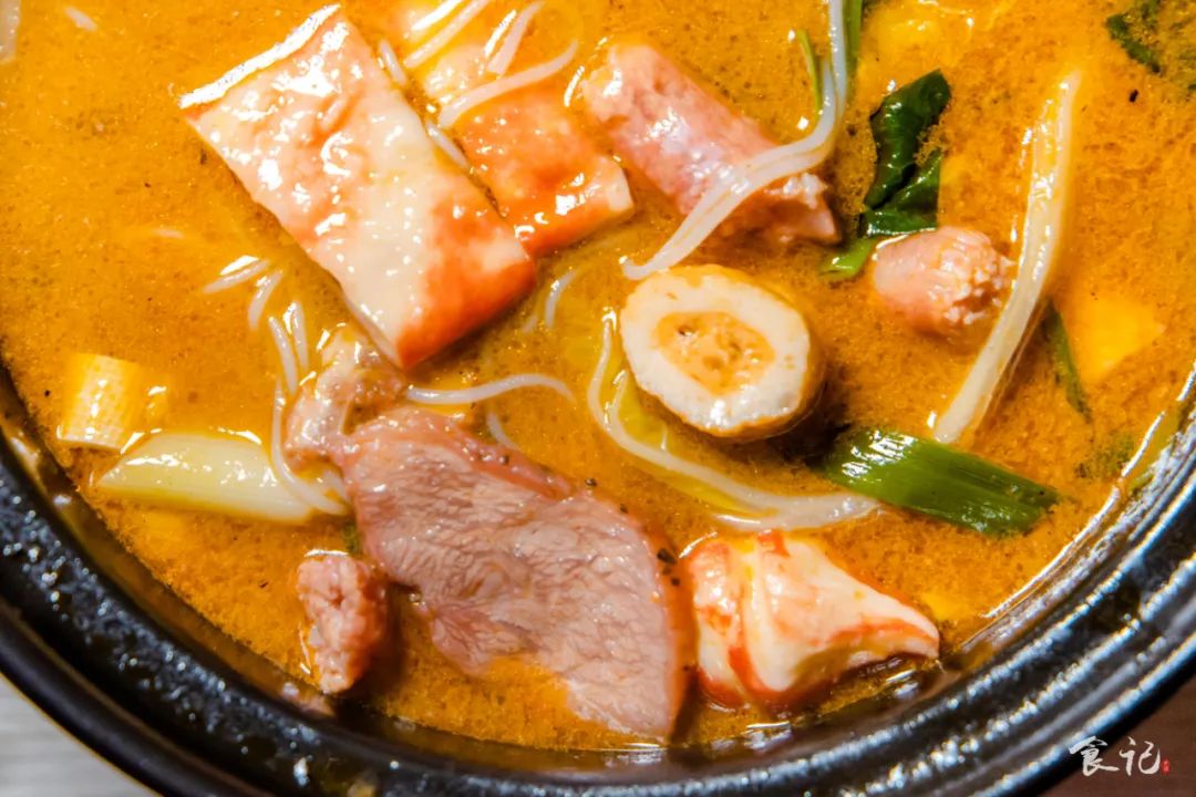 真的假的？万达清冷的夜市中，竟藏着踩点也要去吃的砂锅麻辣烫…