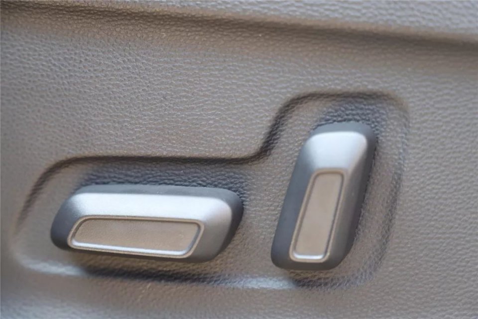 带着全家人一起房车自驾游,大通g50手动挡低配试驾视频