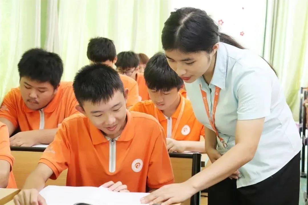 加入珠海一职实验学校高职高考班,与我们一起冲刺大学梦