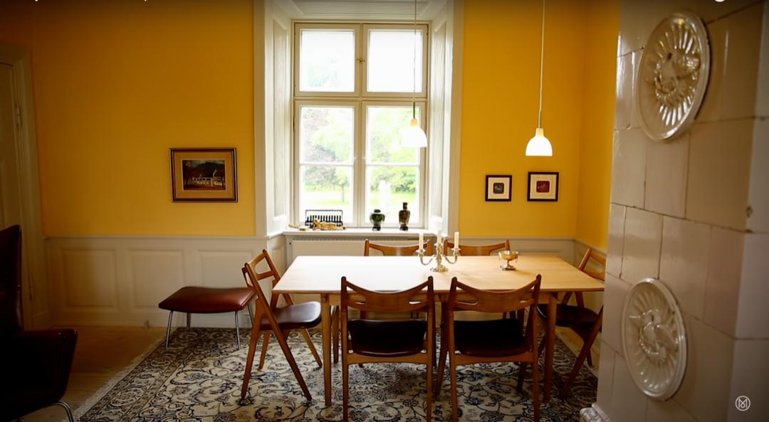 CarlHansen主理人的家：他买了一座古堡放丹麦现代设计家具