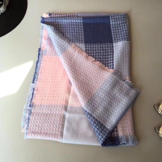 今年最流行的十款围巾,今年最潮围巾15种戴法视频