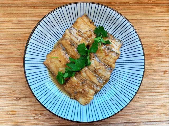 家焖刀鱼，海边人家常做法，肉嫩味鲜还不腥，方法很简单