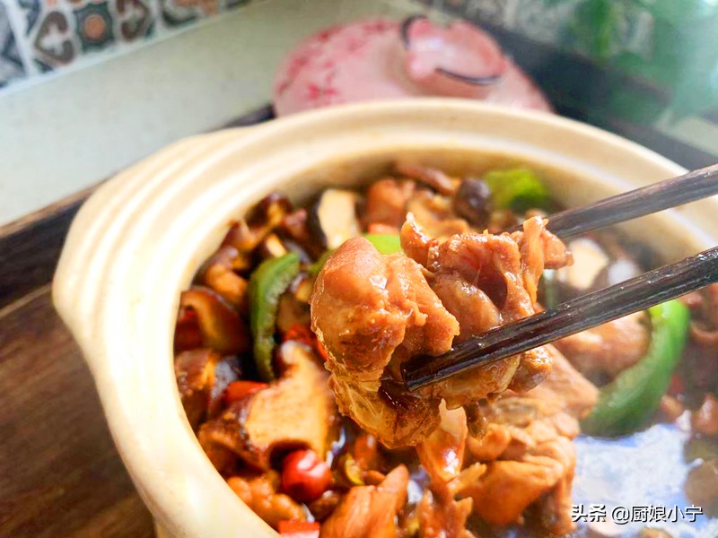 冷冻鸡肉怎样做才能嫩滑爽口,冰冻鸡肉焯水后怎么炒好吃