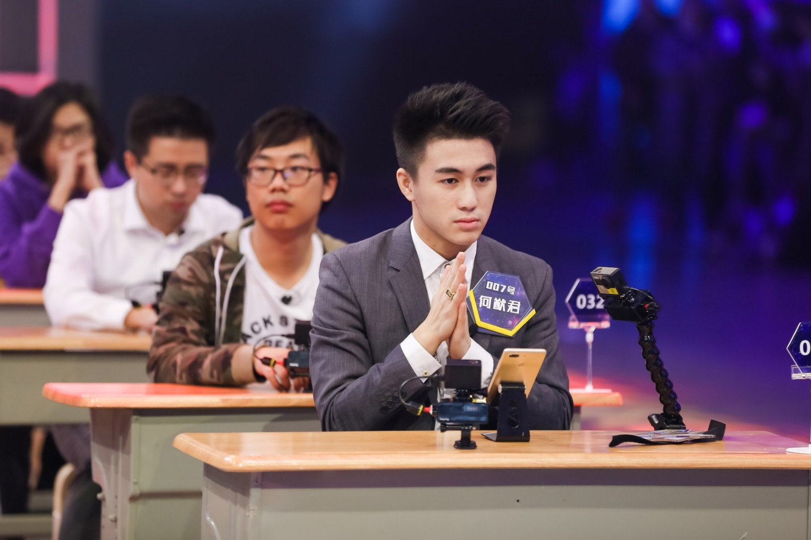 奚梦瑶32岁生日何猷君主动献吻,奚梦瑶和何猷君怎么谈恋爱的